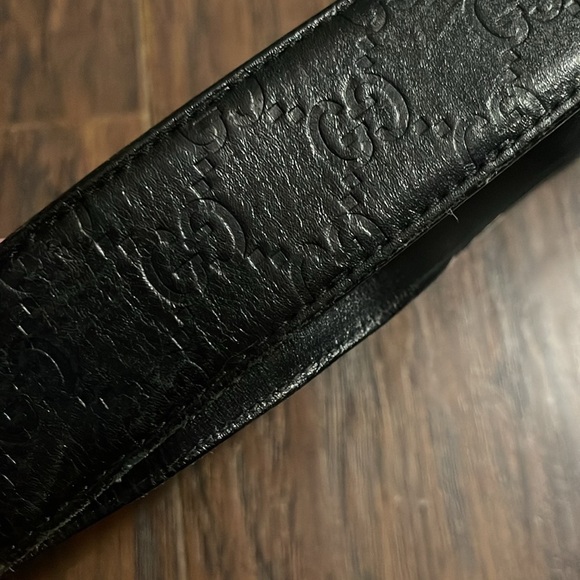 Gucci Embossed Logo Belt - Picture 3 of 6